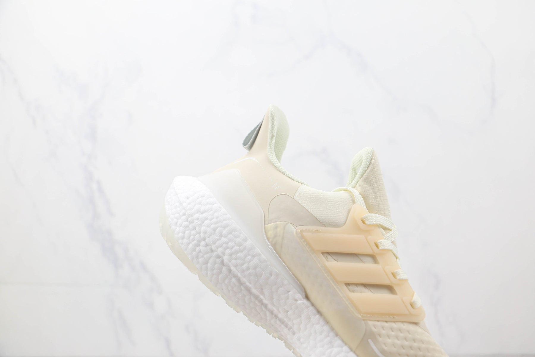 Tênis Adidas Ultra Boost 22 Cold Rdy Beige