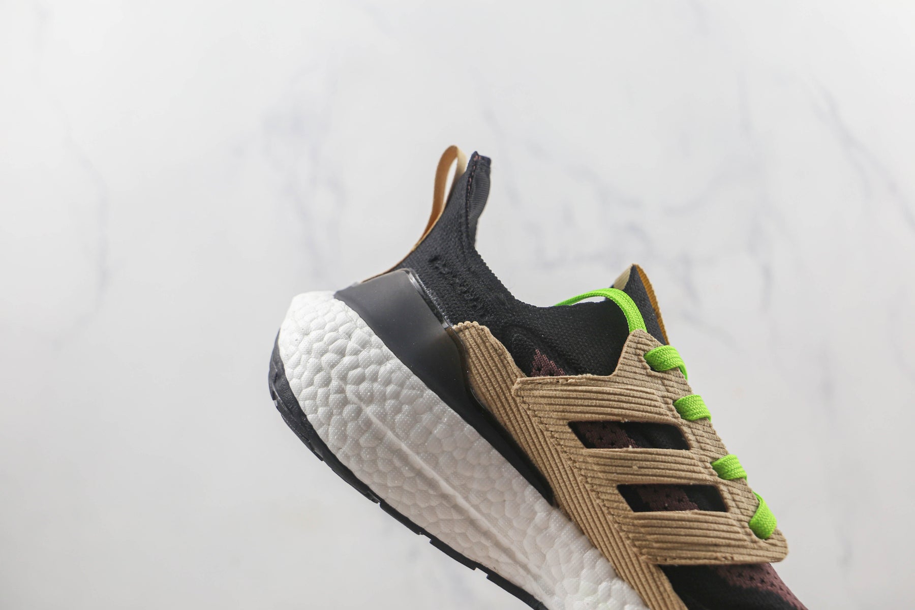 Tênis Adidas Ultra Boost 22 Black Beige Tone