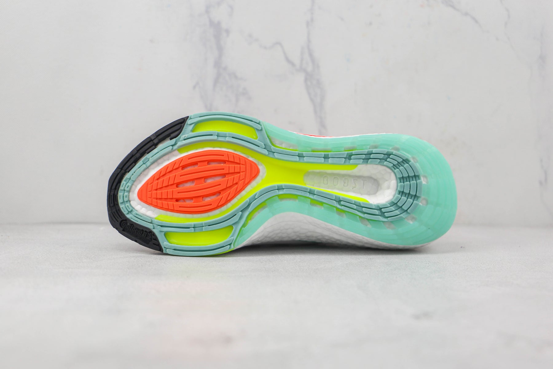 Tênis Adidas Ultra Boost 22 Crystal White Legacy