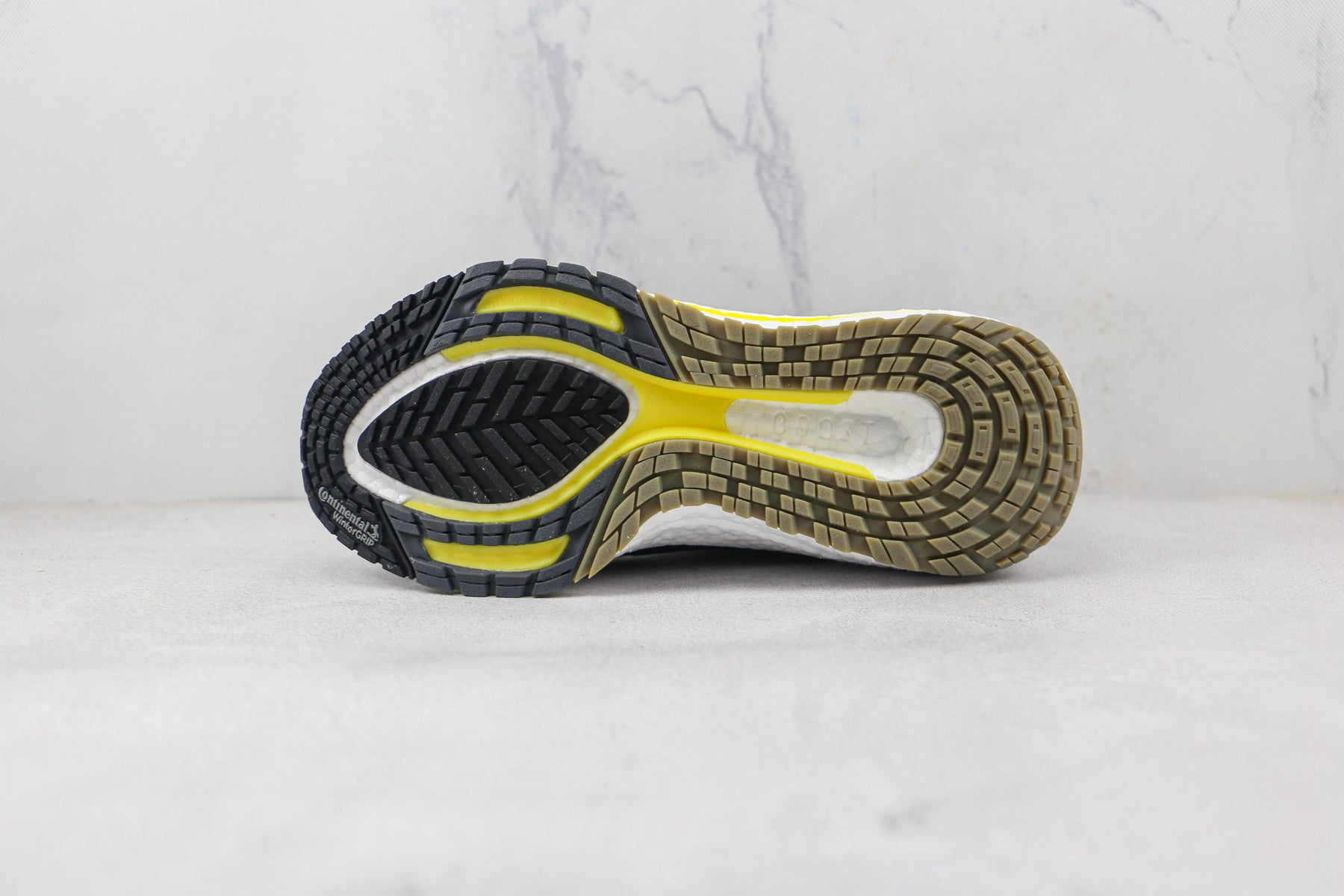 Tênis Adidas Ultra Boost 21 Brown and Black