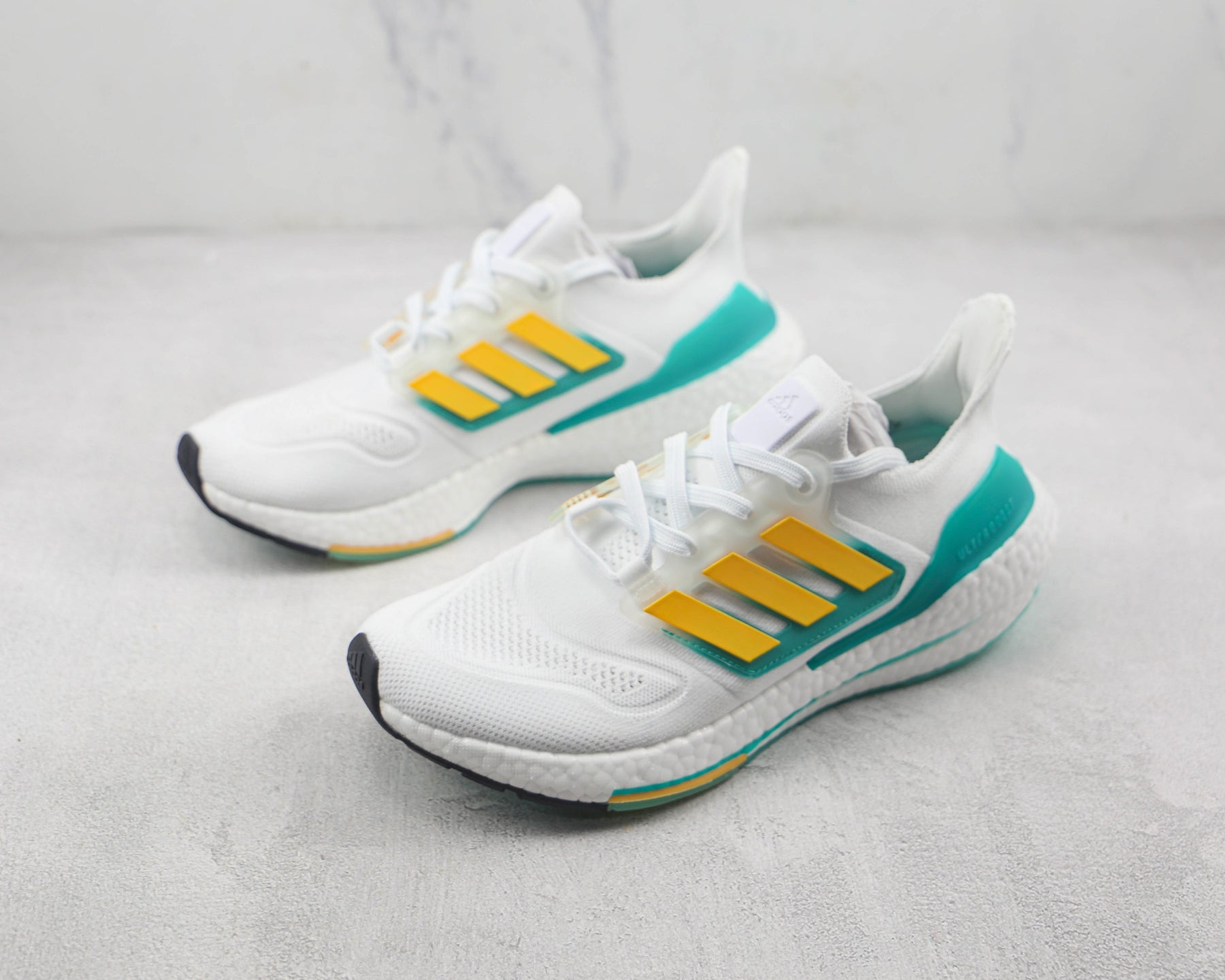 Tênis Adidas Ultra Boost 22 White Mint Rush
