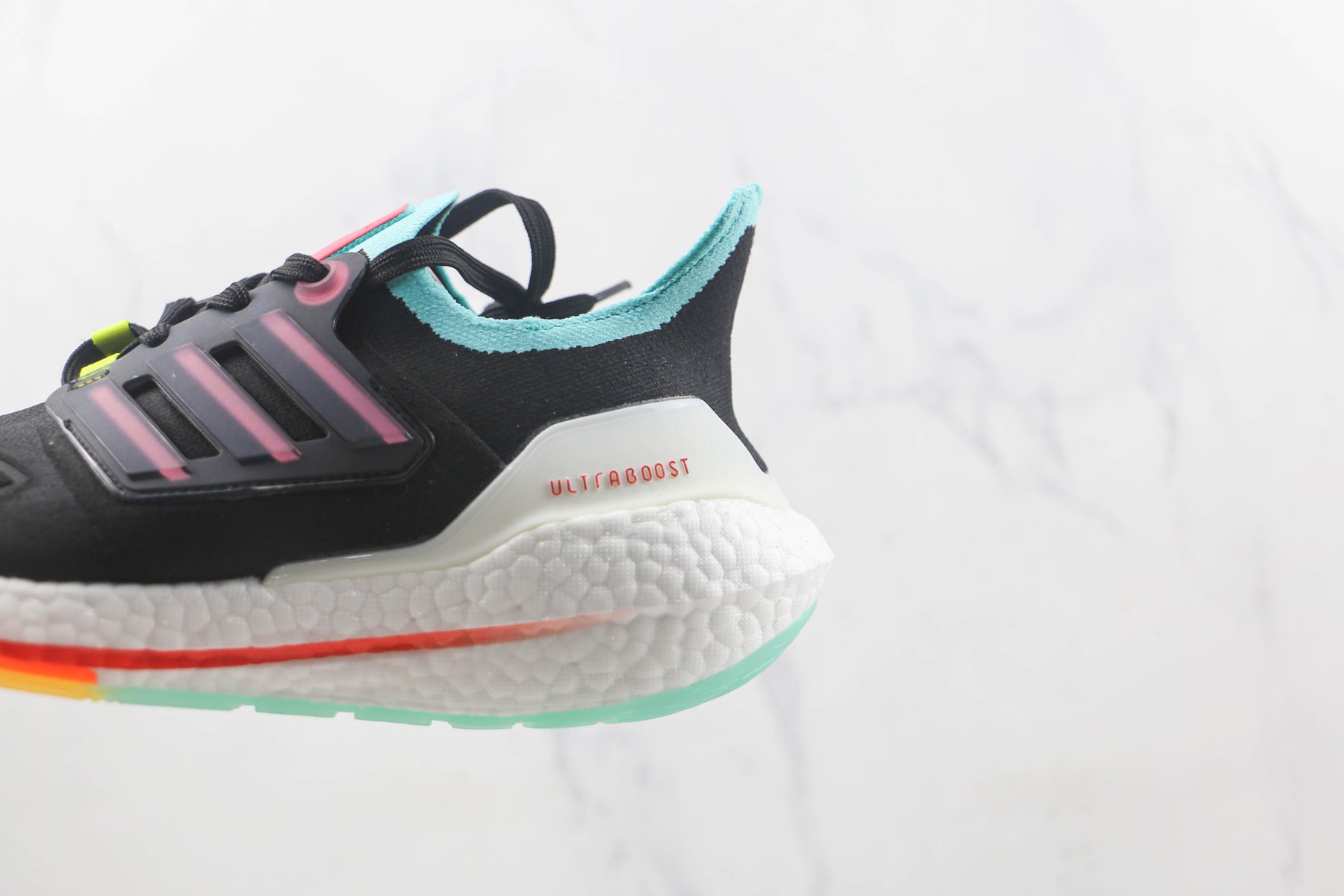 Tênis Adidas Ultra Boost 22 Black Turbo Mint