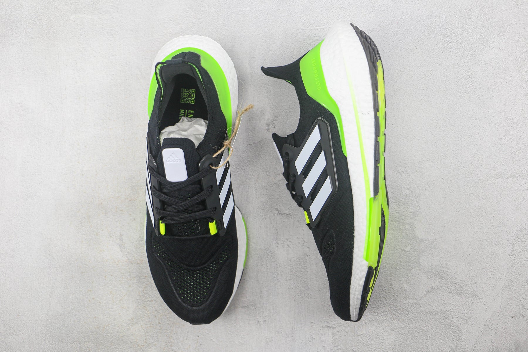 Tênis Adidas Ultra Boost 22 Black and Green