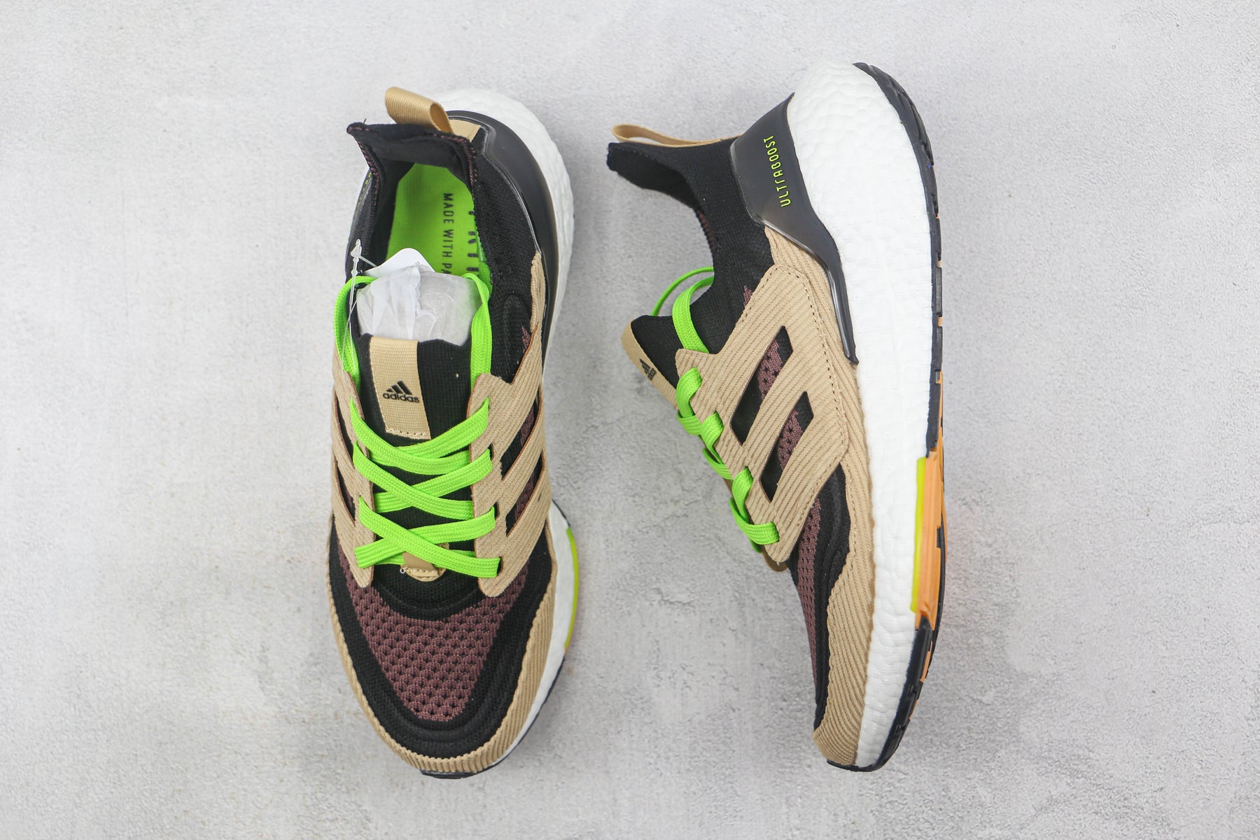 Tênis Adidas Ultra Boost 22 Black Beige Tone