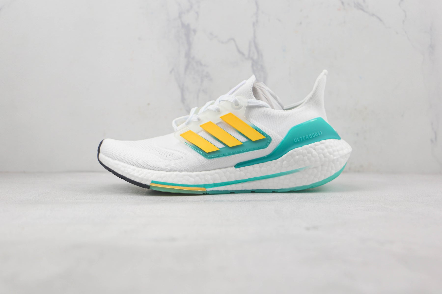 Tênis Adidas Ultra Boost 22 White Mint Rush