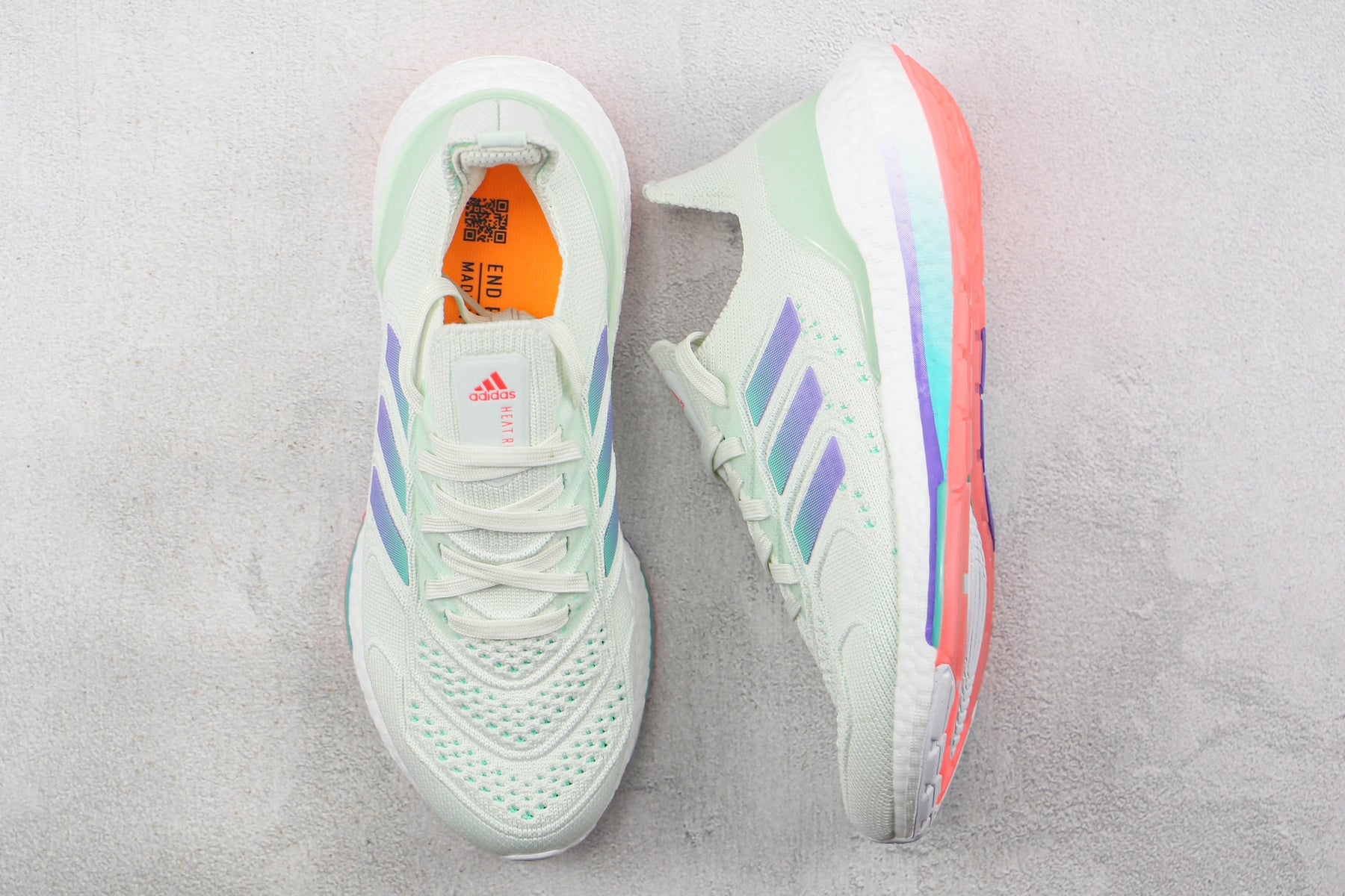 Tênis Adidas Ultra Boost 22 White Tint / Pulse Mint / Purple