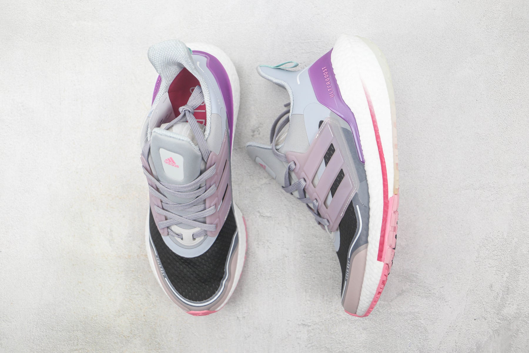 Tênis Adidas Ultra Boost 21 Gray