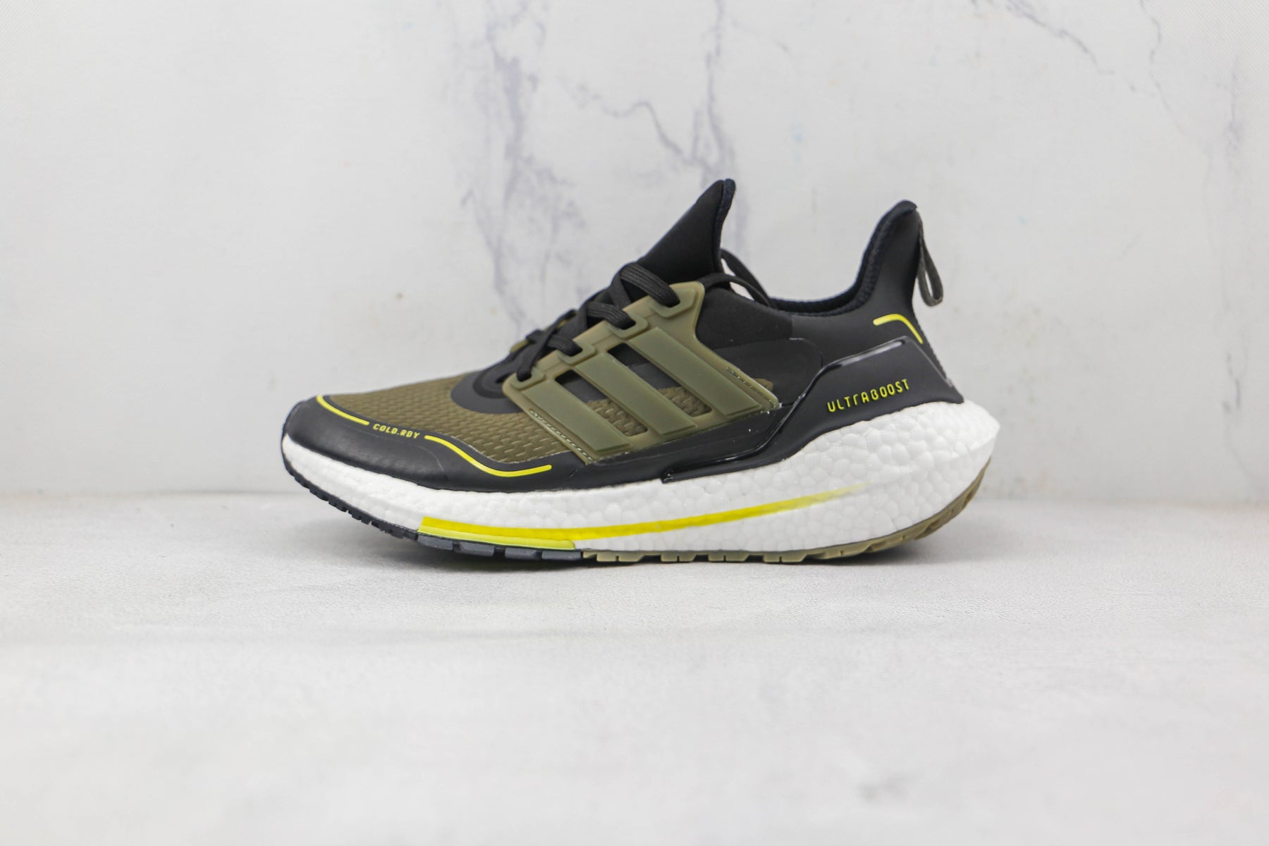 Tênis Adidas Ultra Boost 21 Brown and Black