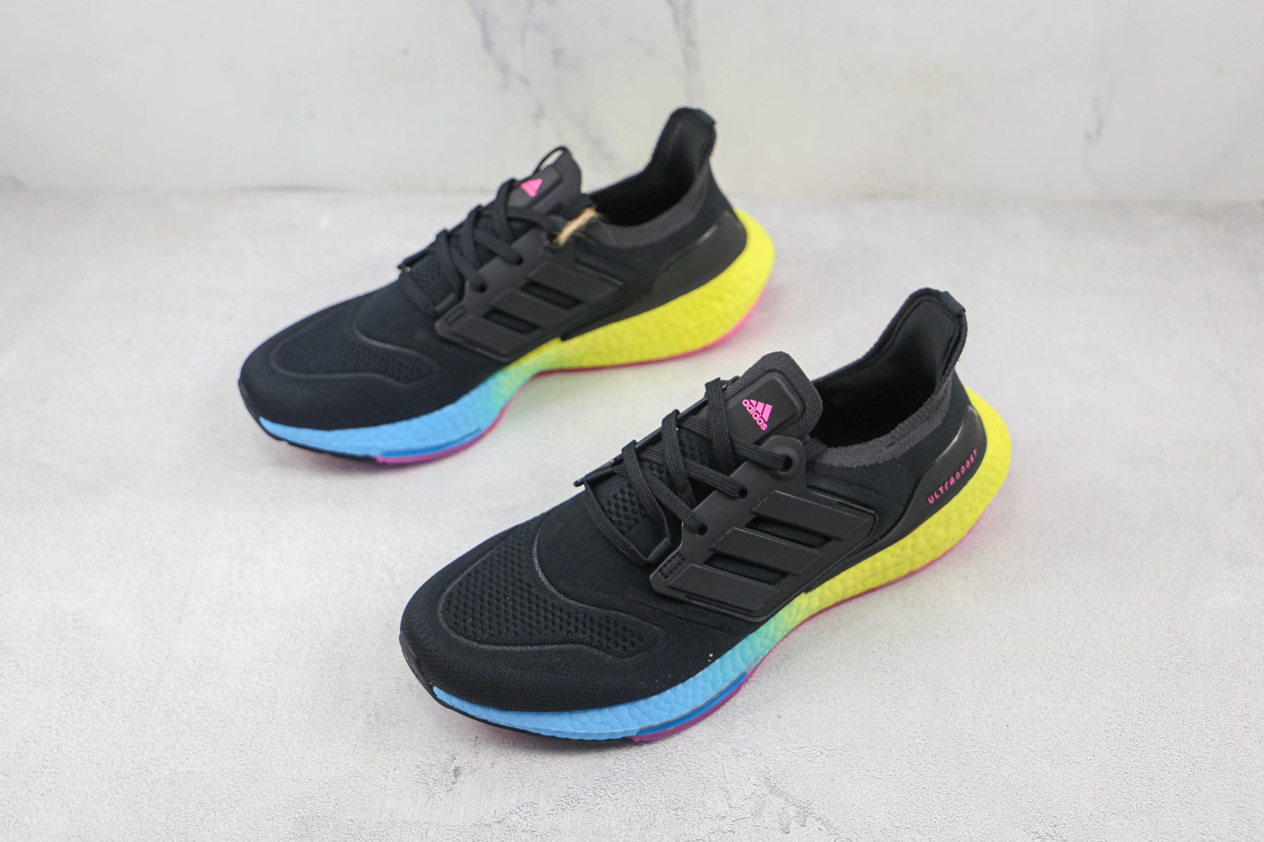 Tênis Adidas Ultra Boost 22 Black Multi Gradient