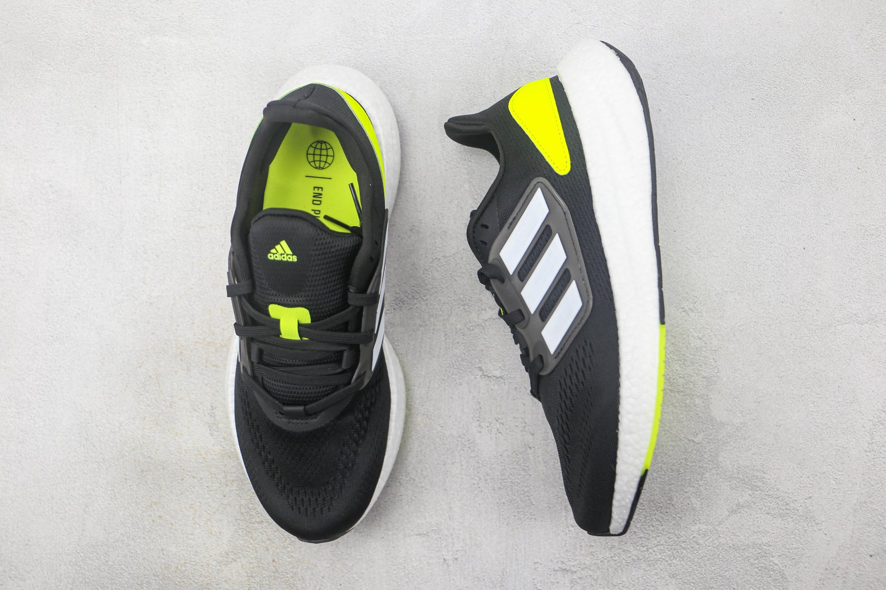 Tênis Adidas Ultra Boost 22 Black and Yellow