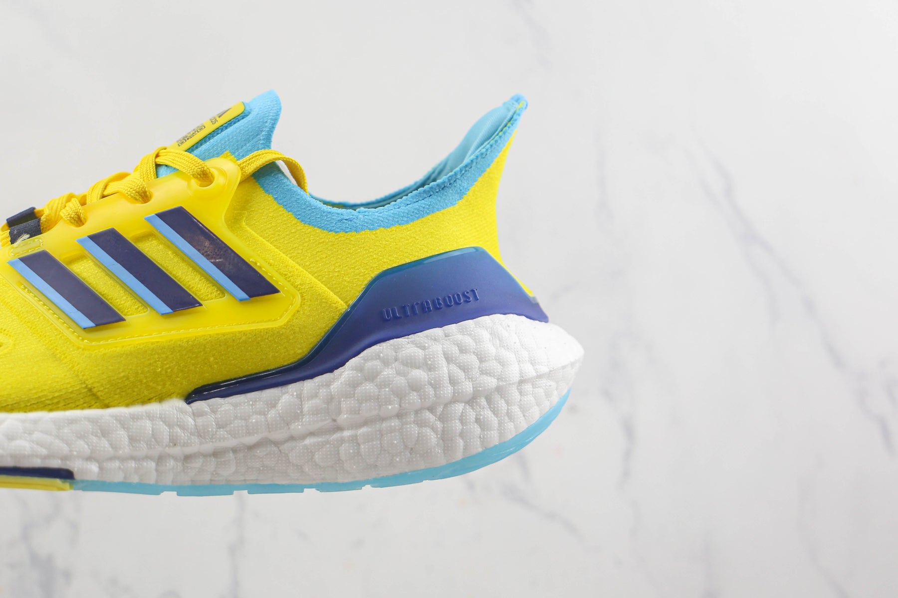 Tênis Adidas Ultra Boost 22 Yellow Legacy Indigo