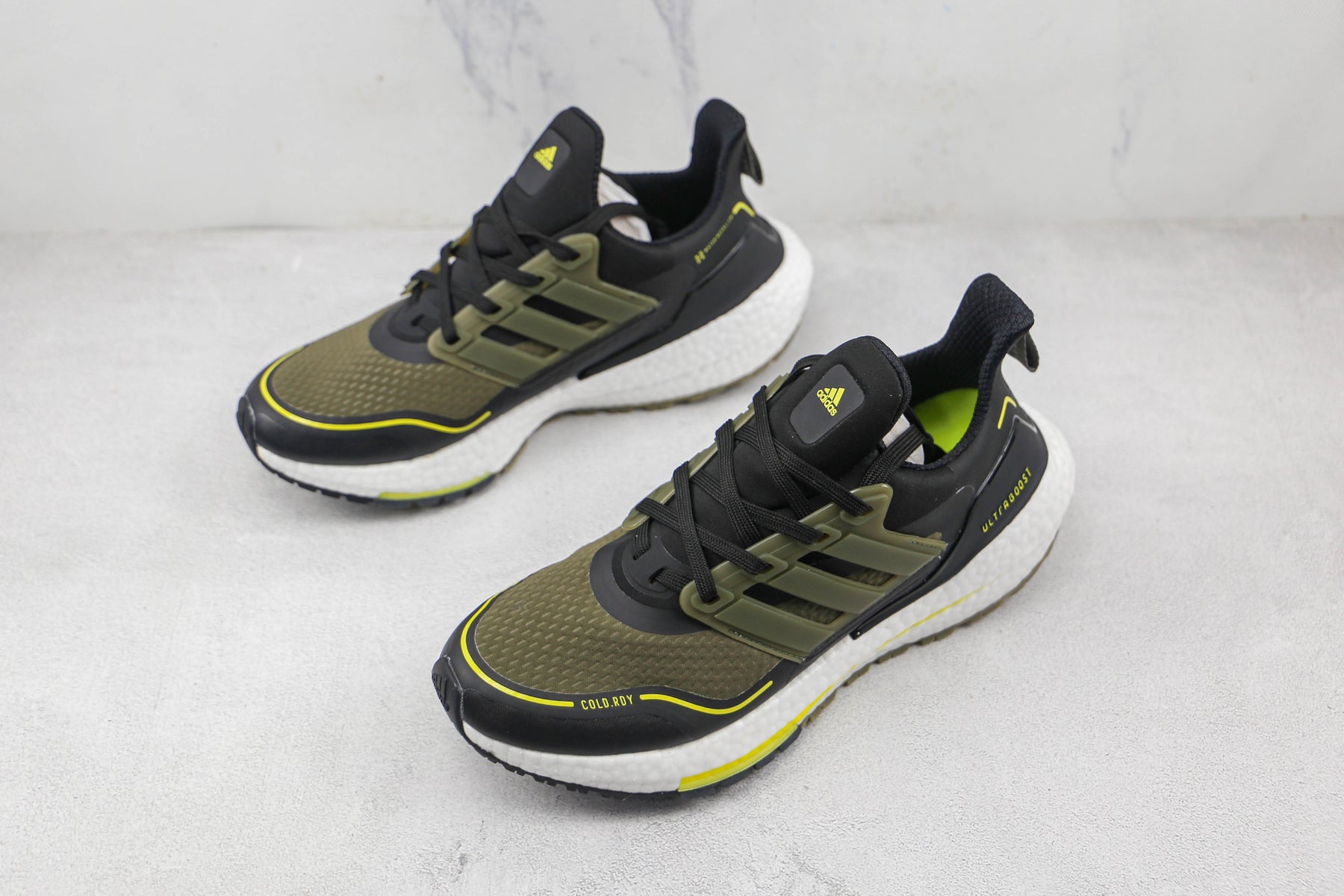 Tênis Adidas Ultra Boost 21 Brown and Black