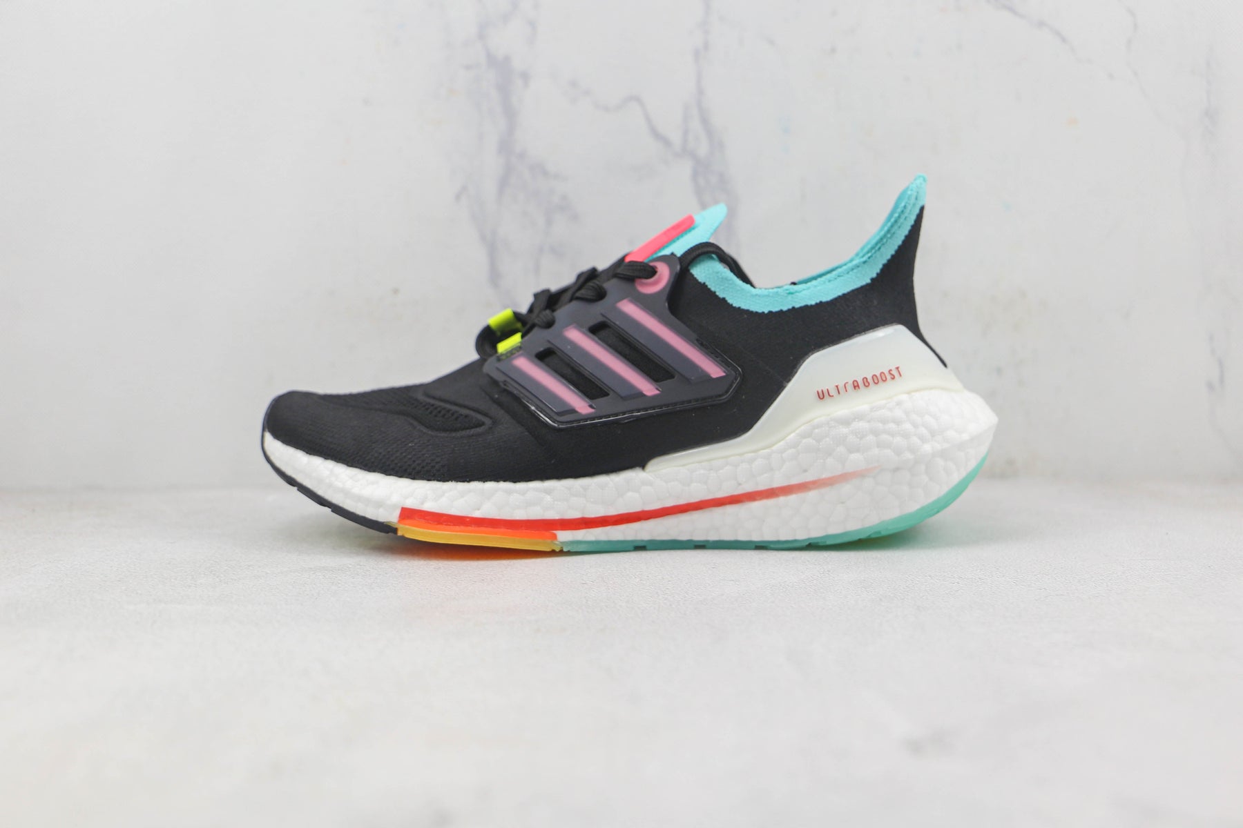 Tênis Adidas Ultra Boost 22 Black Turbo Mint