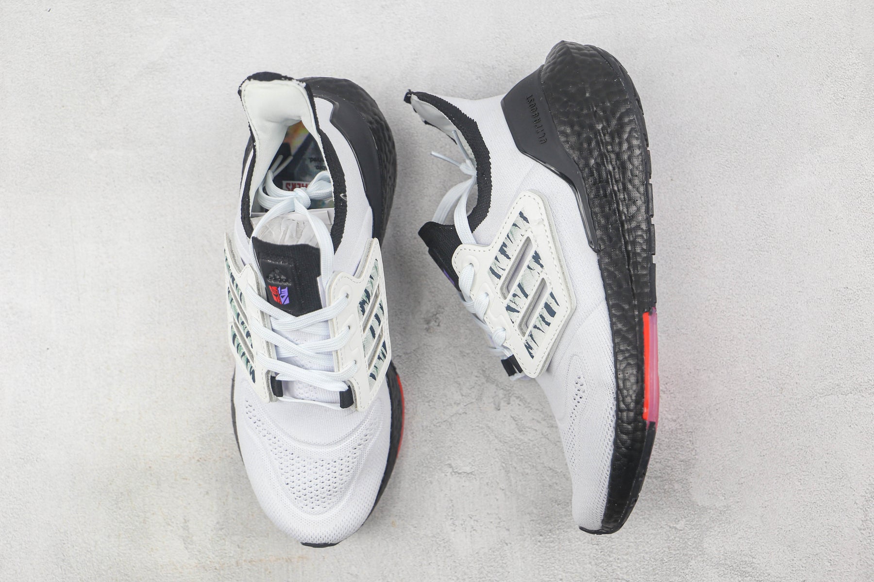 Tênis Adidas Ultra Boost 22 White Black