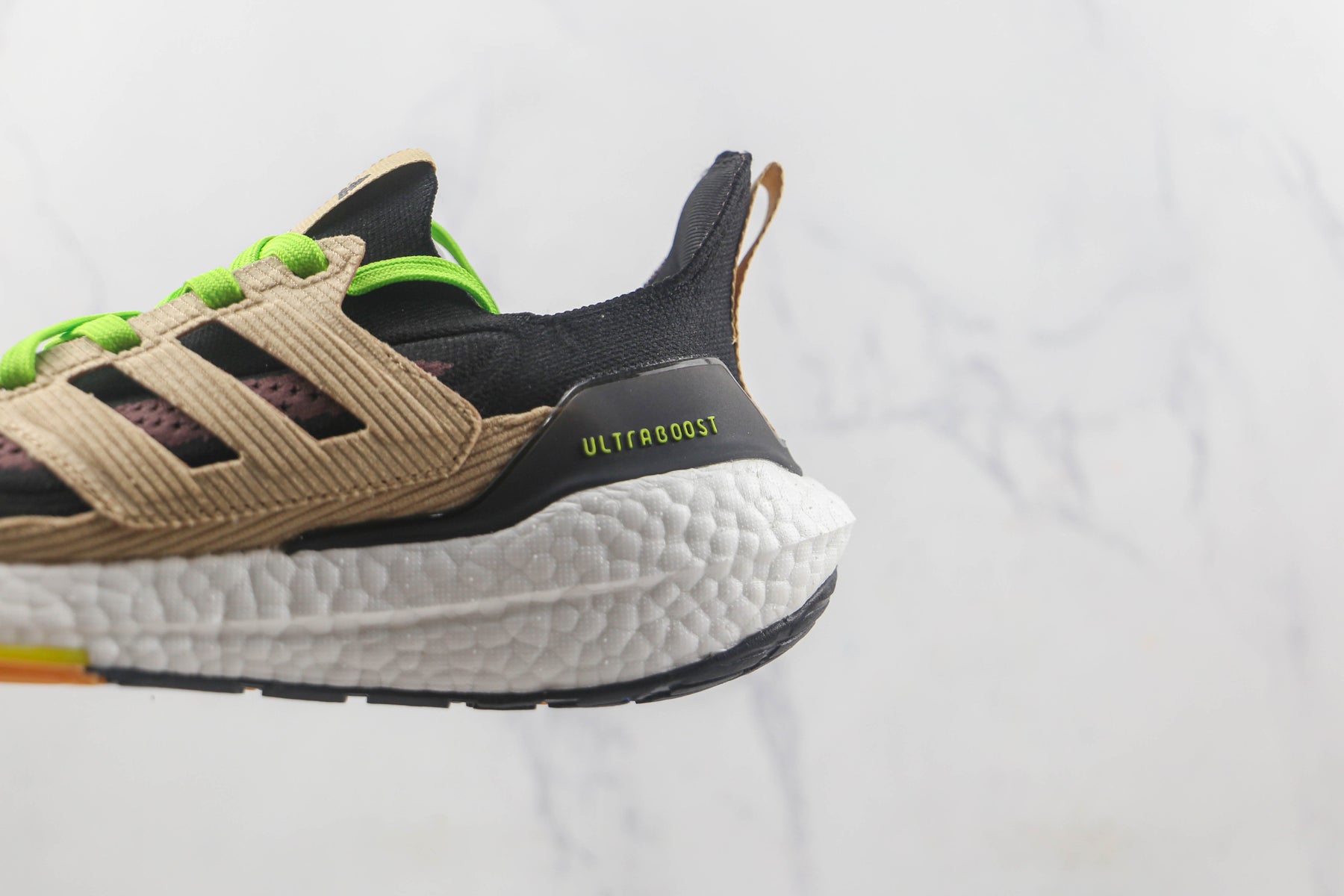Tênis Adidas Ultra Boost 22 Black Beige Tone