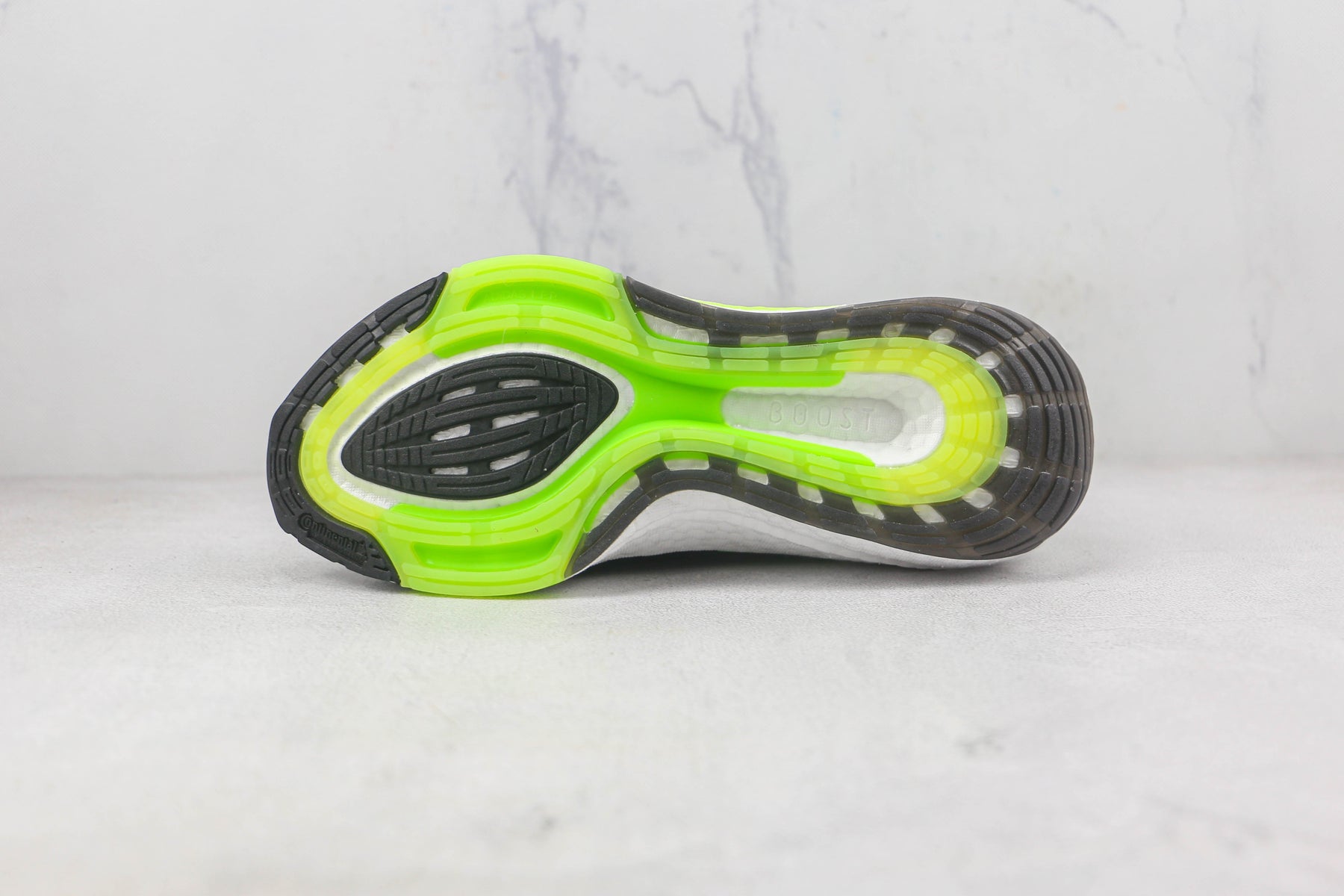 Tênis Adidas Ultra Boost 22 Black and Green