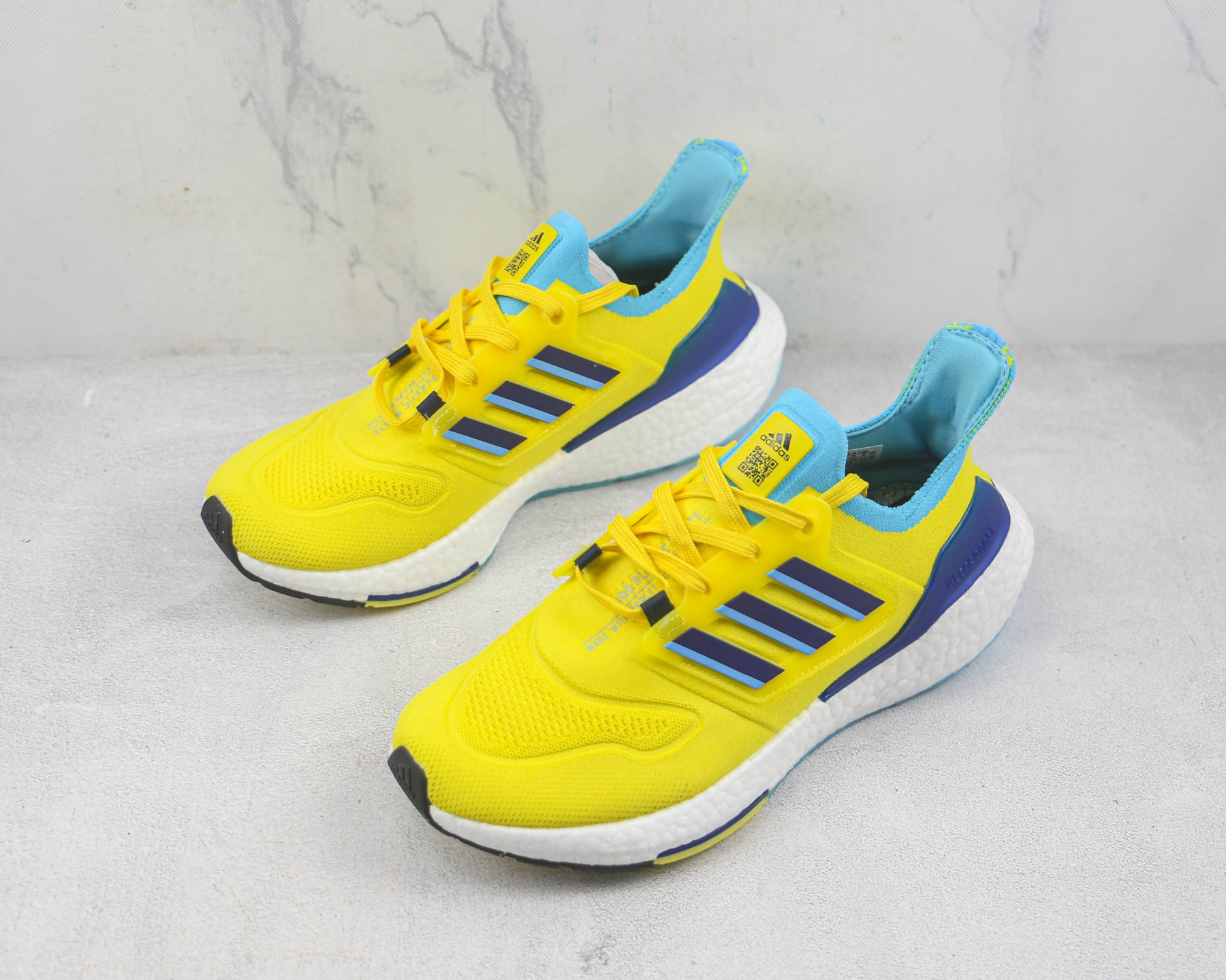 Tênis Adidas Ultra Boost 22 Yellow Legacy Indigo