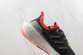 Tênis Adidas Ultra Boost 22 Black/Sky Rush/Turbo