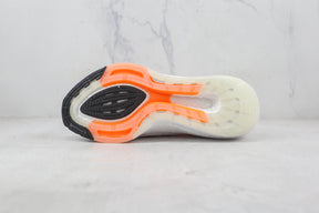Tênis Adidas Ultra Boost 22 White Flash Orange