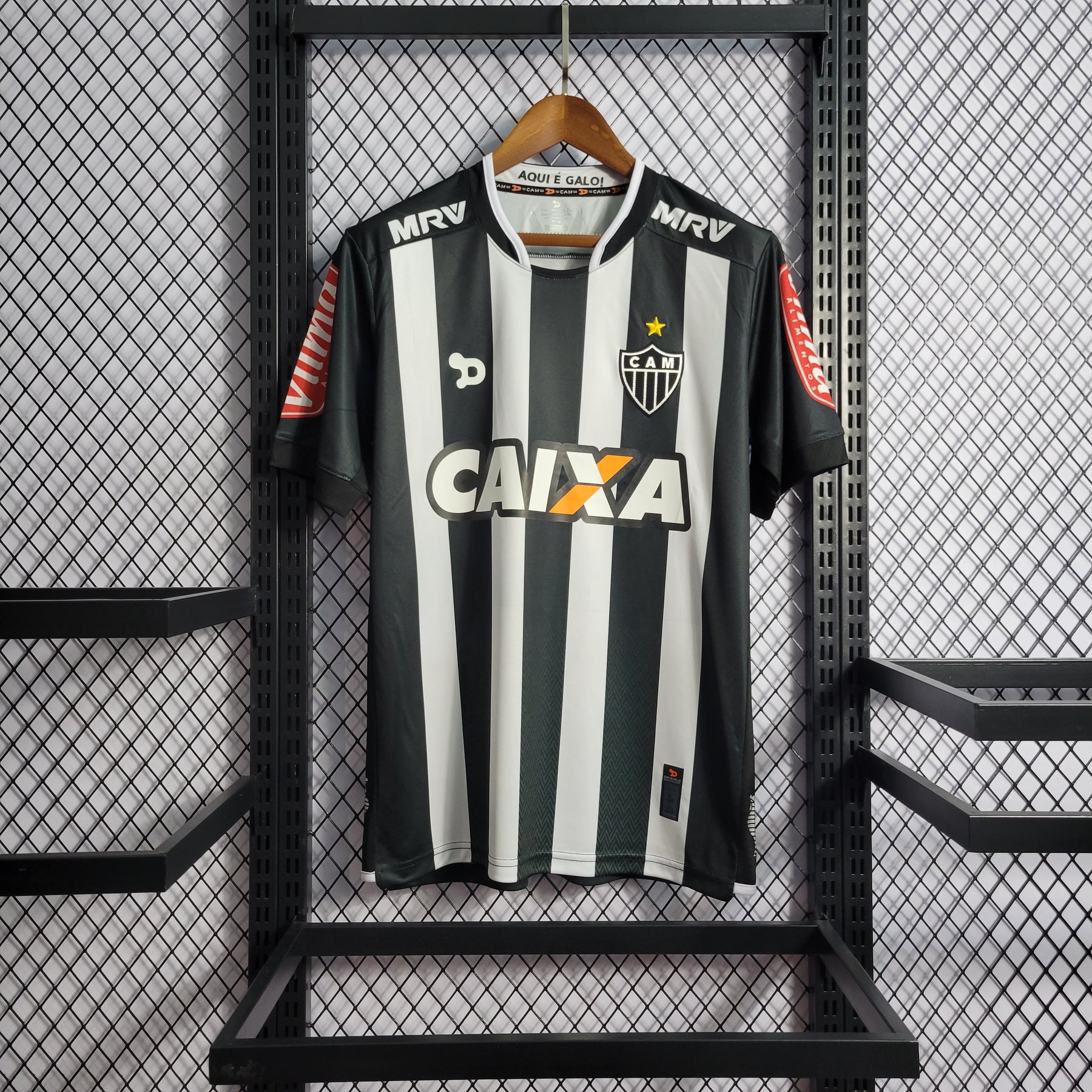 Camisa Atlético MG Retrô 20162017 Preta e Branca - Dry World