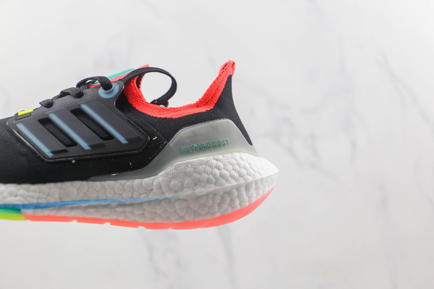 Tênis Adidas Ultra Boost 22 Black/Sky Rush/Turbo