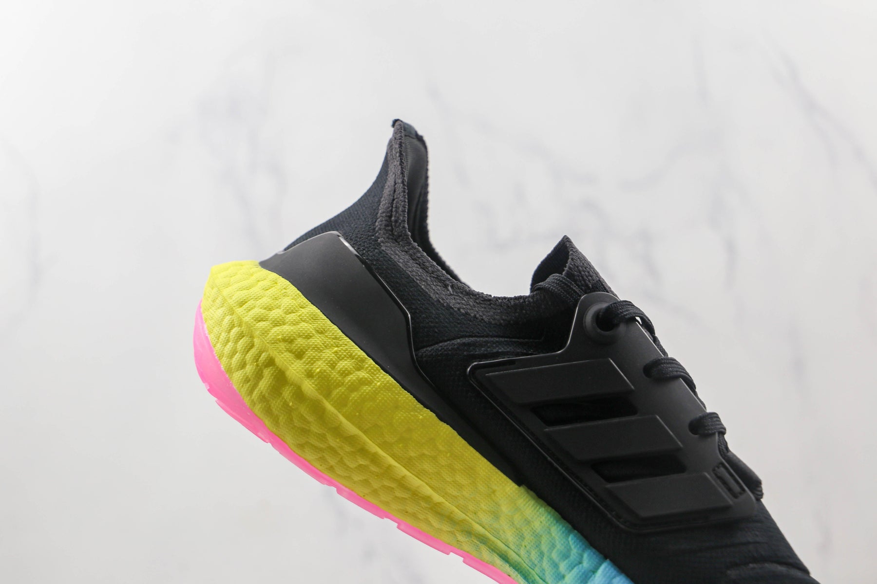 Tênis Adidas Ultra Boost 22 Black Multi Gradient