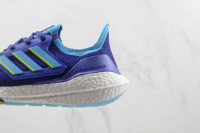 Tênis Adidas Ultra Boost 22 Blue and White