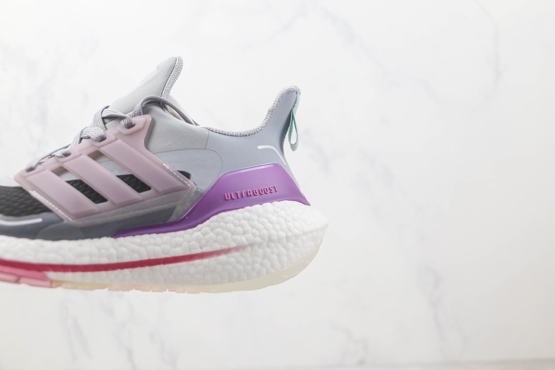 Tênis Adidas Ultra Boost 21 Gray