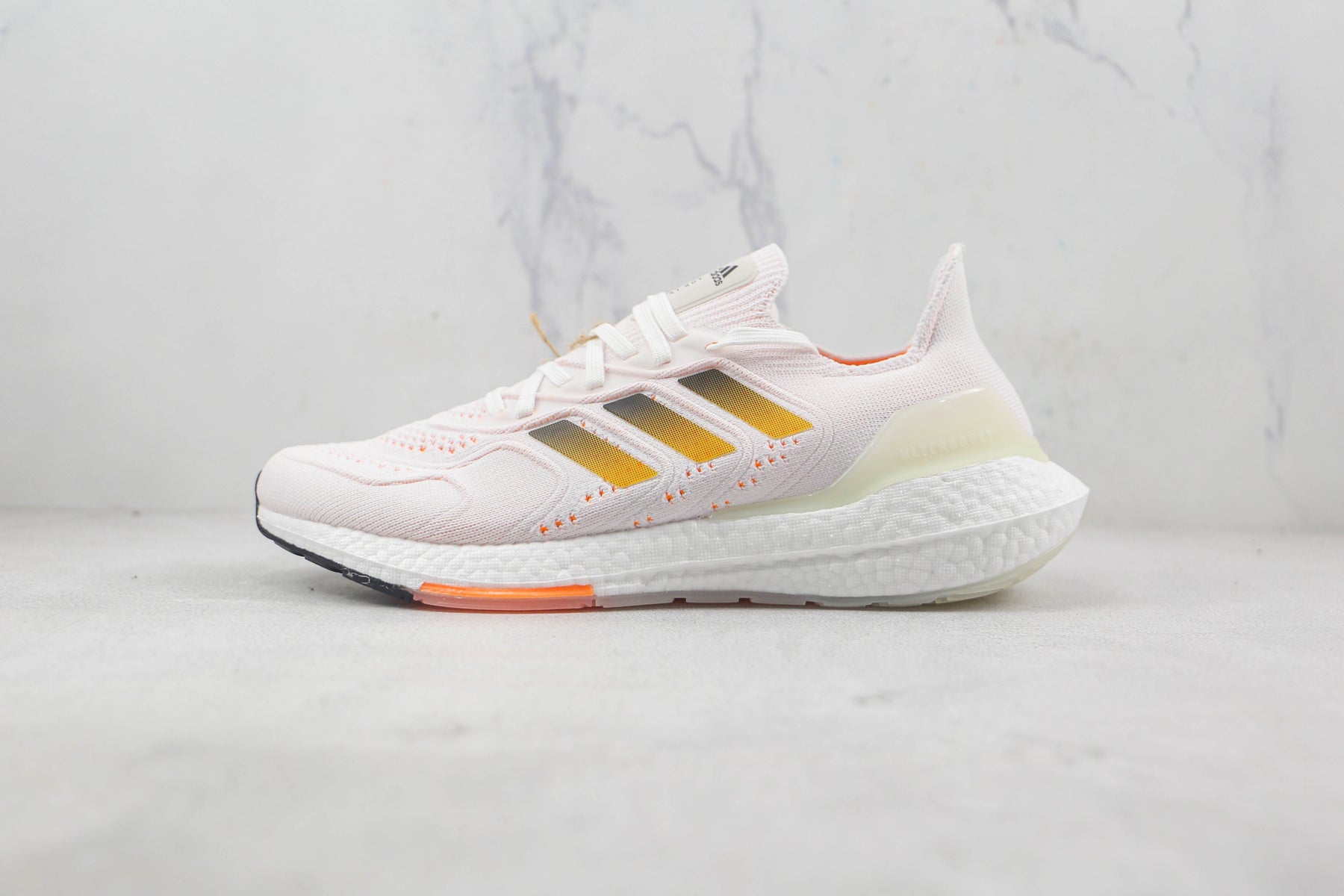 Tênis Adidas Ultra Boost 22 White Flash Orange