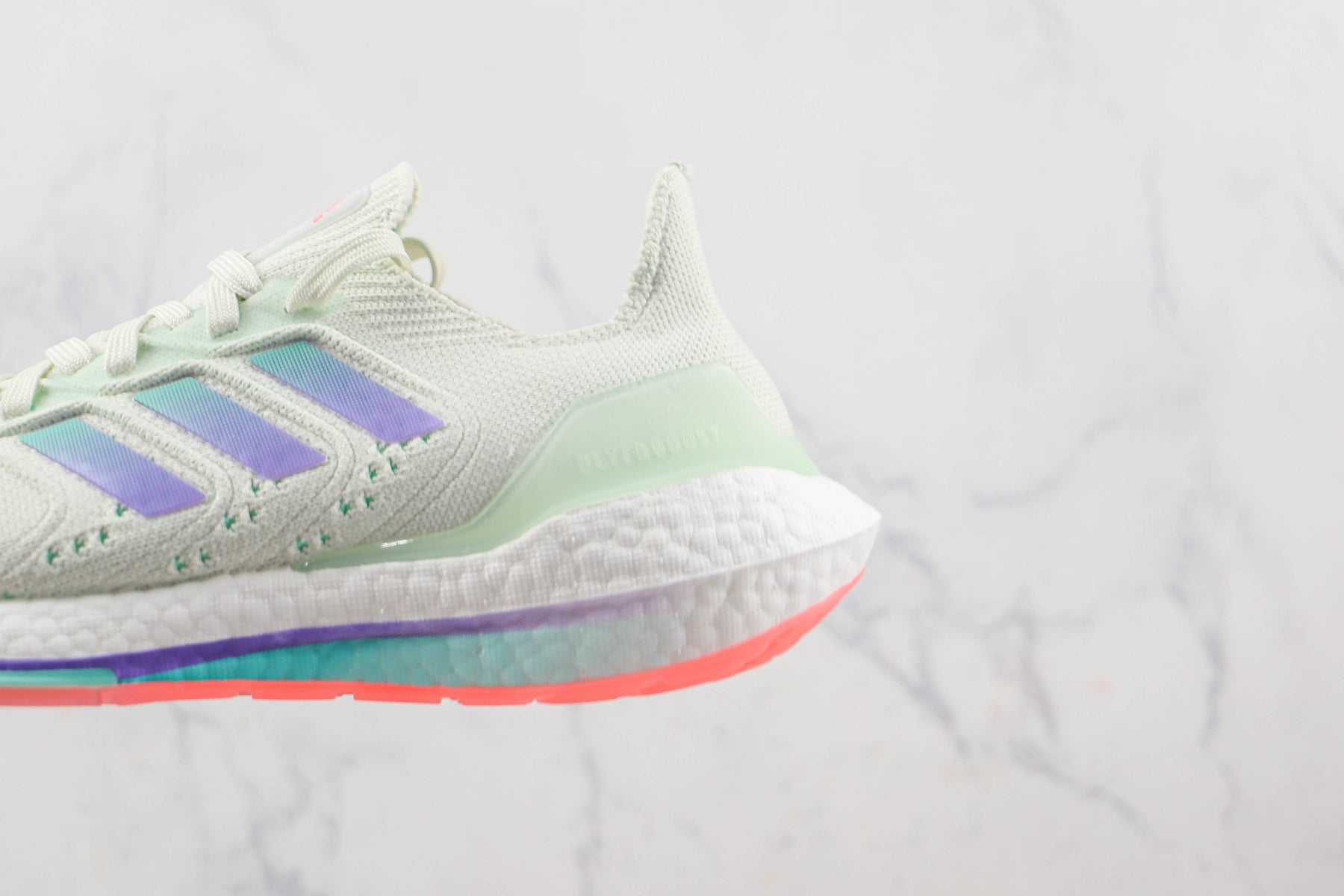 Tênis Adidas Ultra Boost 22 White Tint / Pulse Mint / Purple