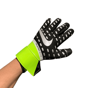 Luva de Goleiro Nike Phantom Elite Preto e Verde