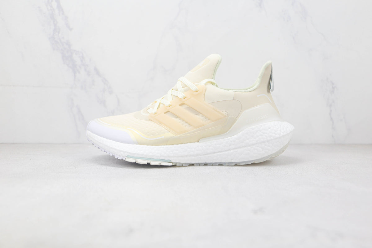 Tênis Adidas Ultra Boost 22 Cold Rdy Beige