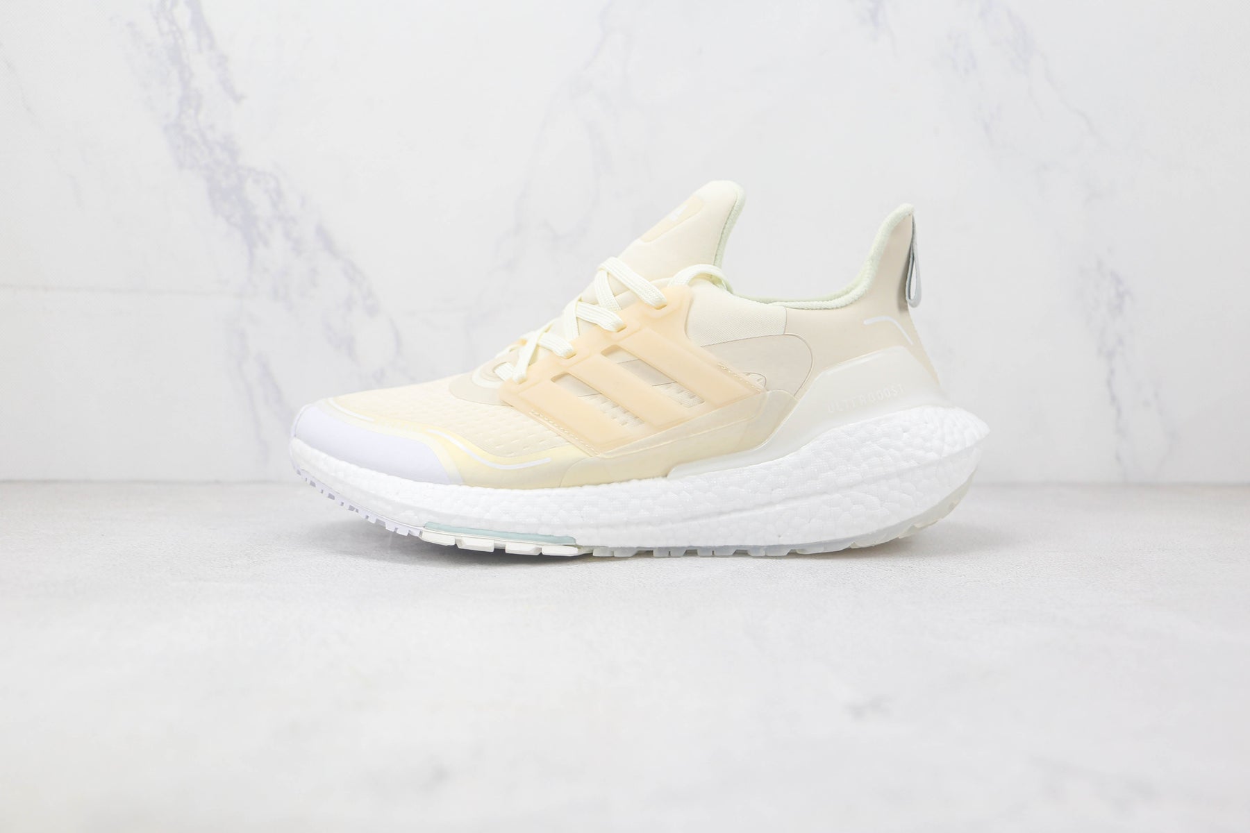 Tênis Adidas Ultra Boost 22 Cold Rdy Beige