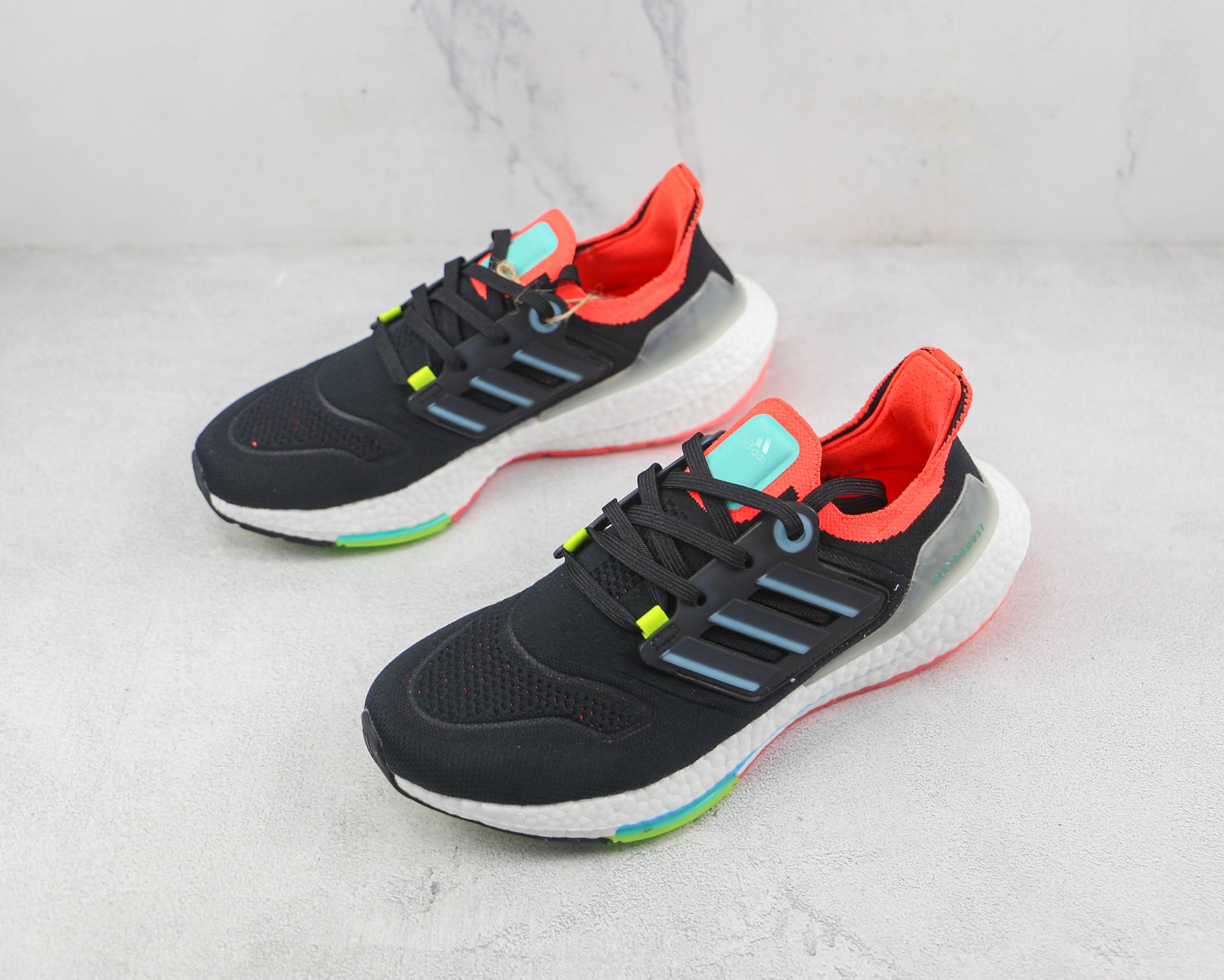 Tênis Adidas Ultra Boost 22 Black/Sky Rush/Turbo