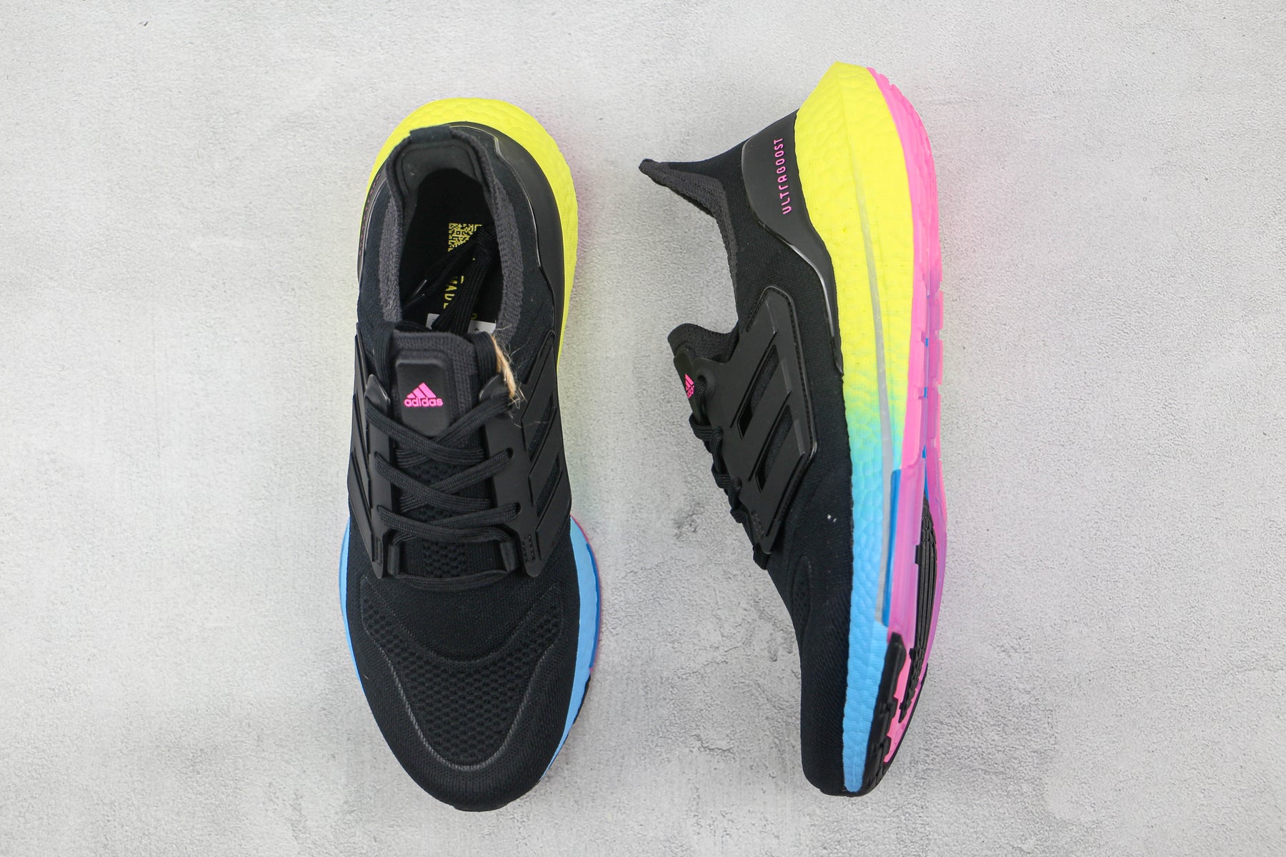 Tênis Adidas Ultra Boost 22 Black Multi Gradient