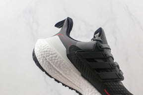 Tênis Adidas Ultra Boost 21 Black Orange Trim